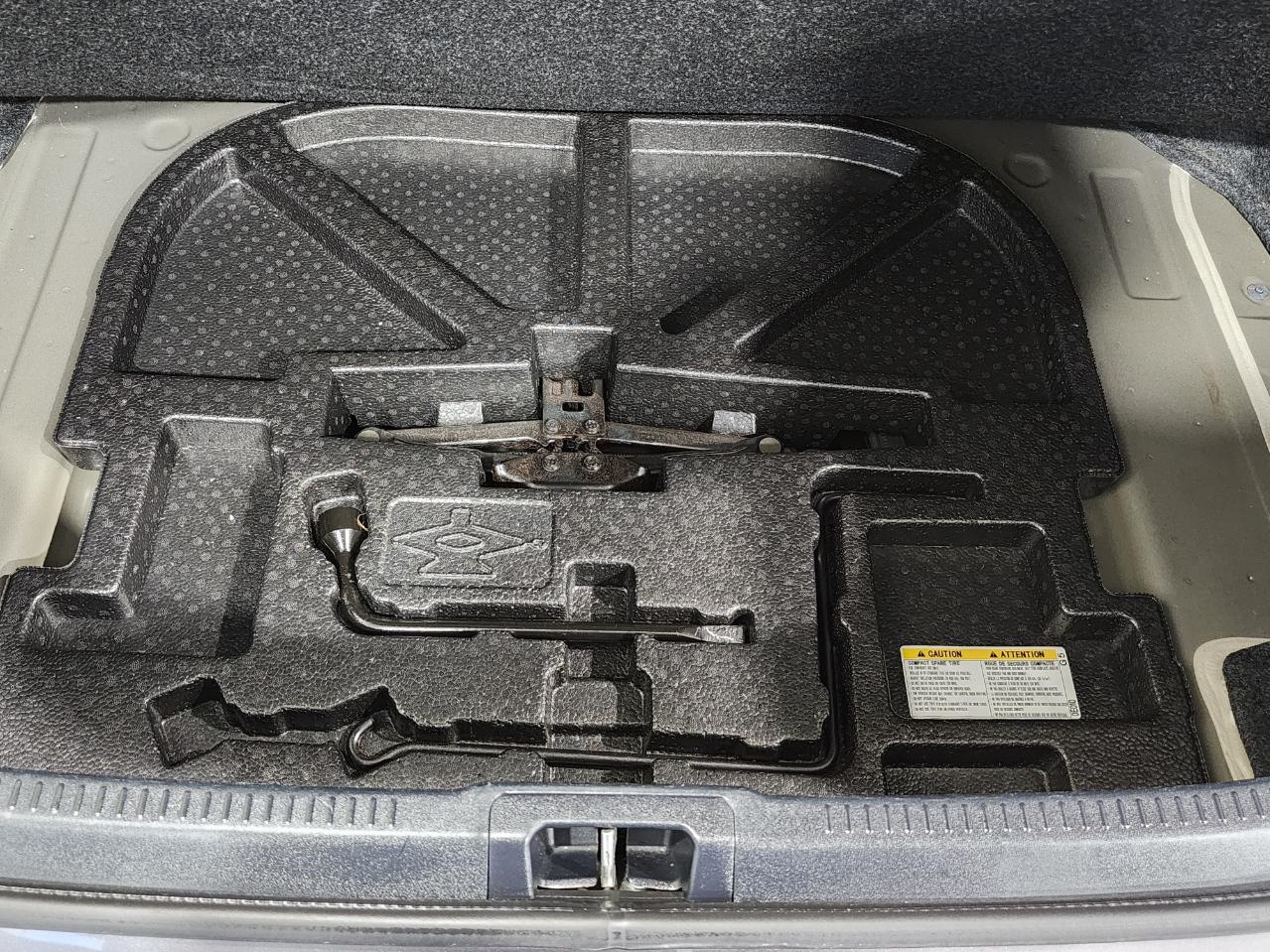 2017 Toyota Camry LE photo 27