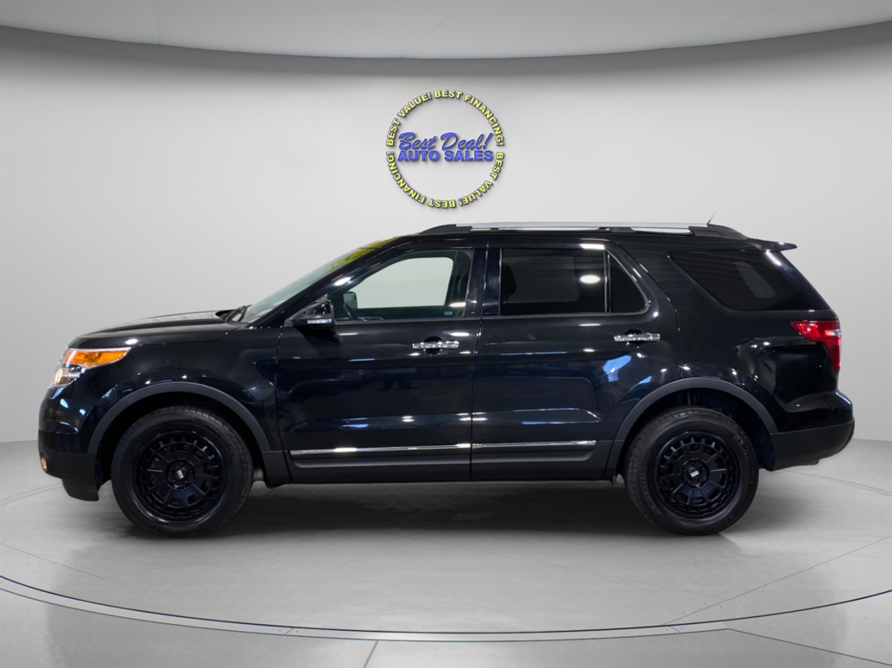 2015 Ford Explorer XLT photo 2