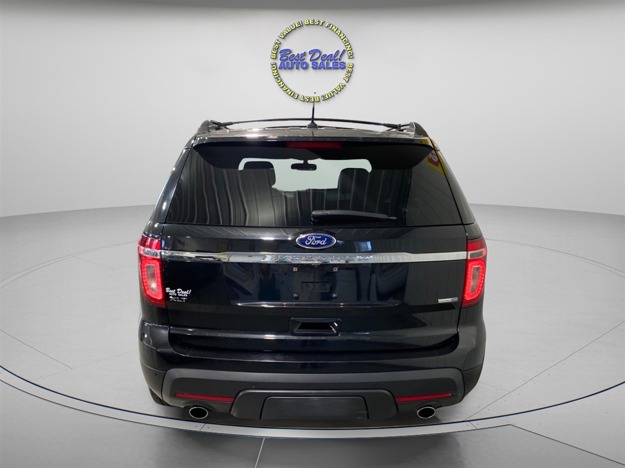 2015 Ford Explorer XLT photo 4