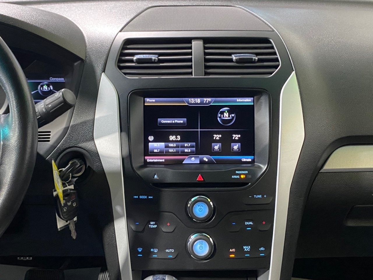 2015 Ford Explorer XLT photo 8