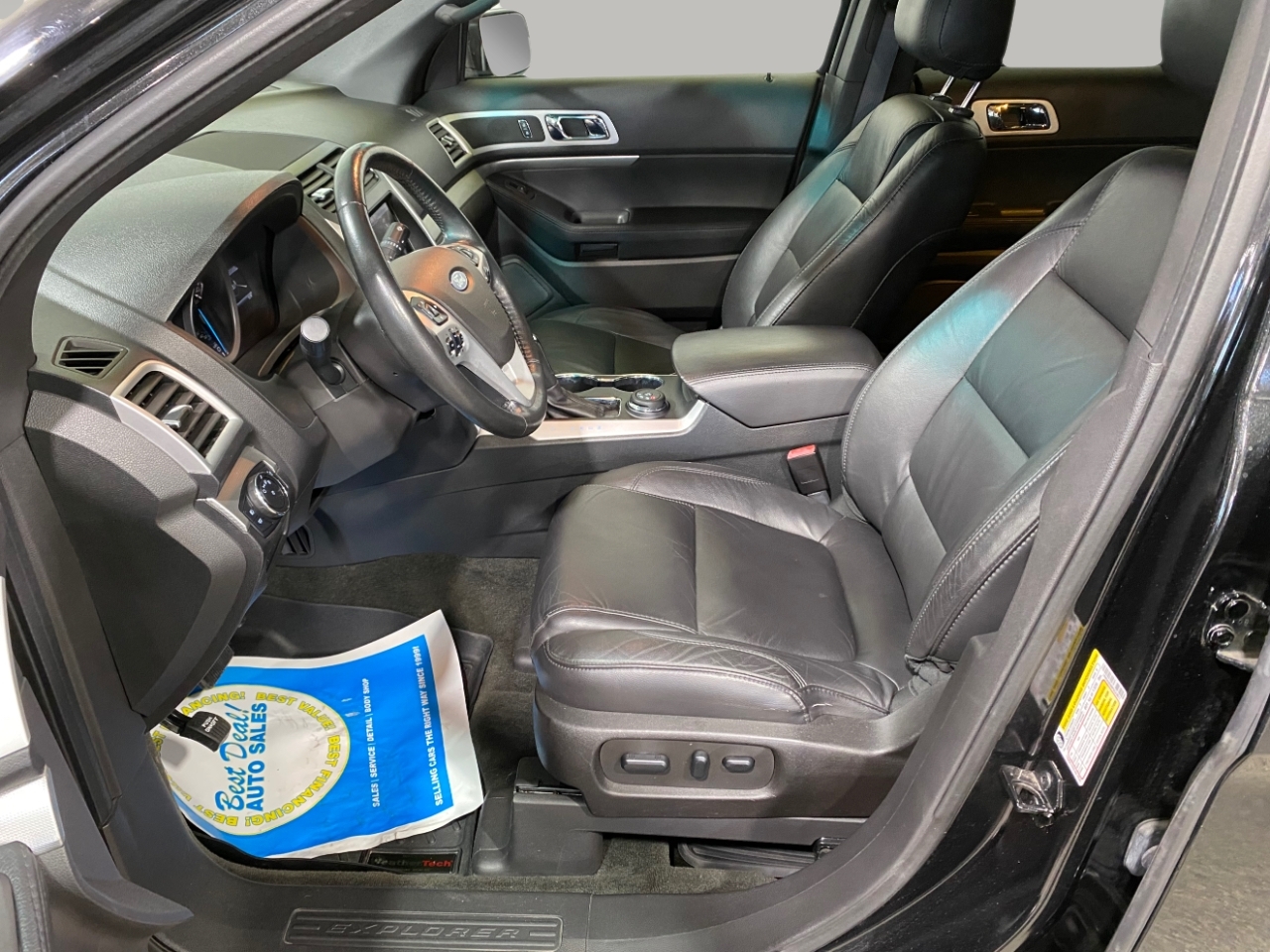 2015 Ford Explorer XLT photo 11
