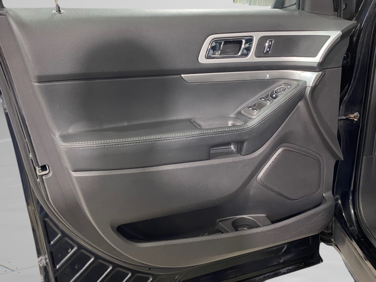 2015 Ford Explorer XLT photo 12