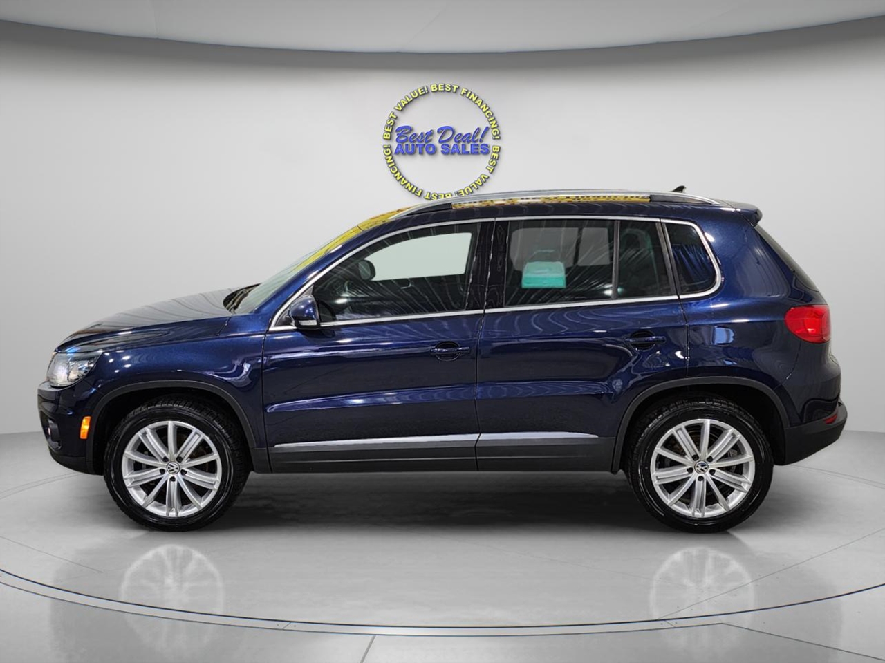 2016 Volkswagen Tiguan R-Line SEL photo 3