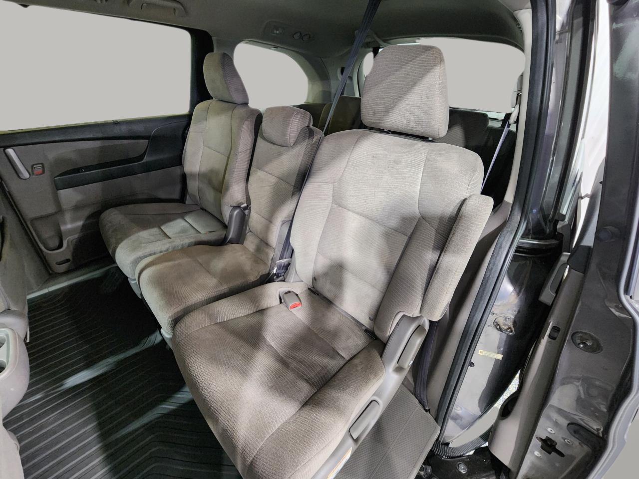 2013 Honda Odyssey EX photo 26