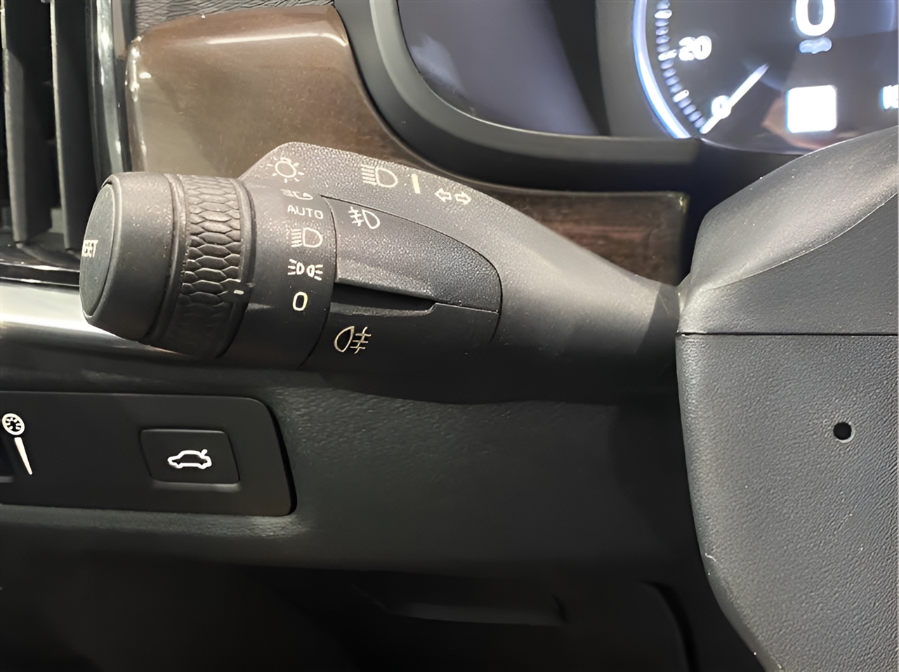 Volvo S90 T6 Momentum AWD 2018