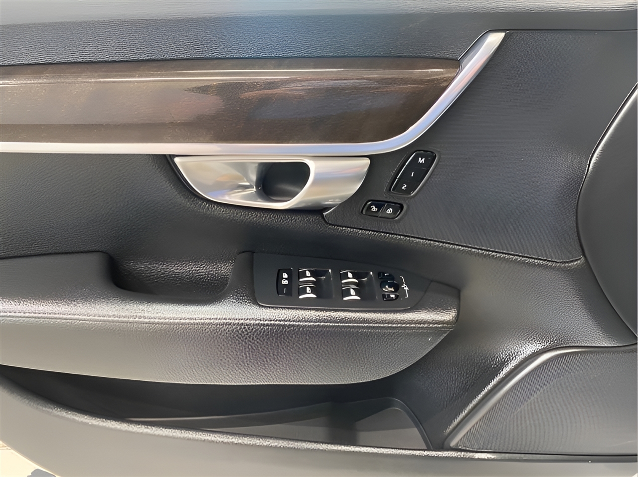 Volvo S90 T6 Momentum AWD 2018