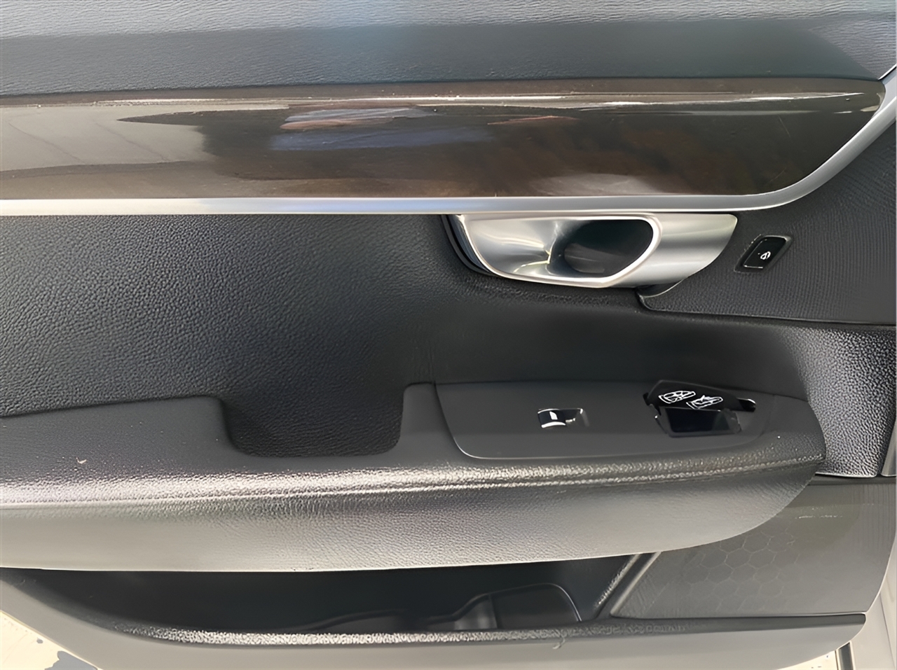 Volvo S90 T6 Momentum AWD 2018