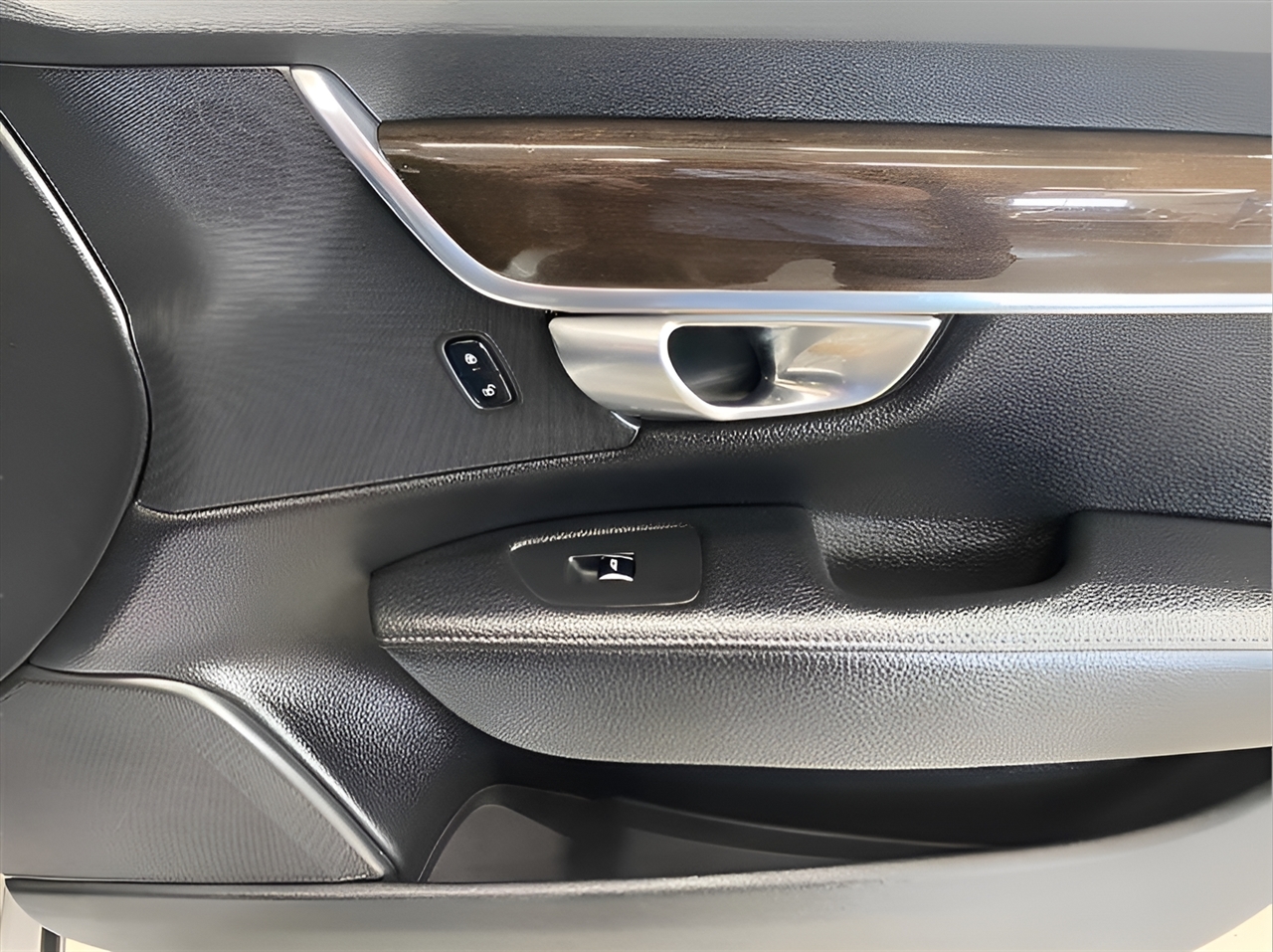 Volvo S90 T6 Momentum AWD 2018