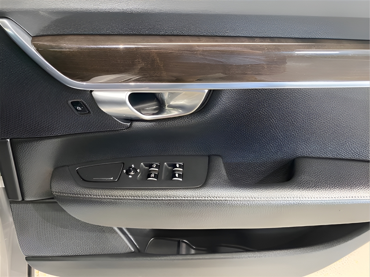 Volvo S90 T6 Momentum AWD 2018