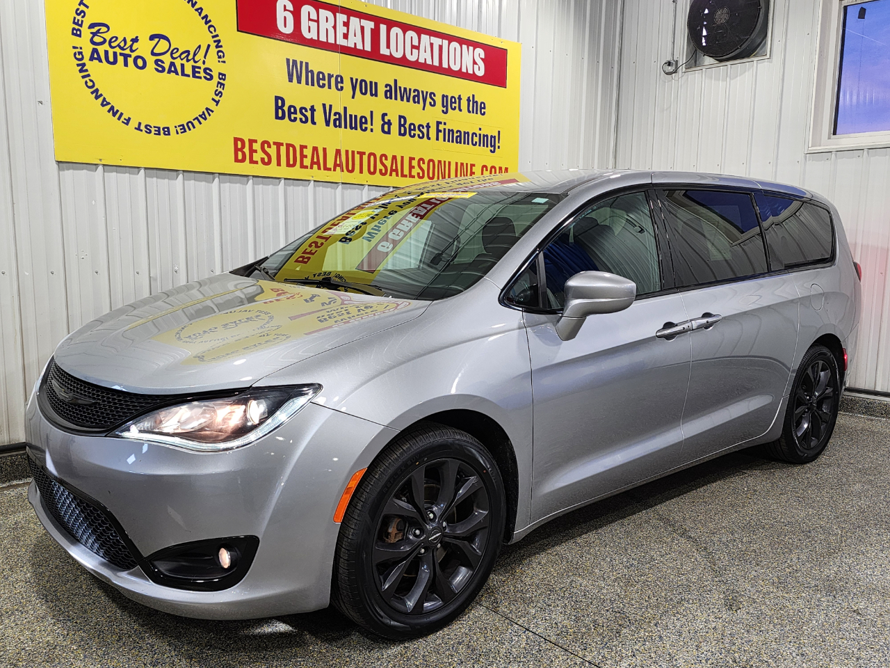 2020 Chrysler Pacifica Touring 4dr Mini-Van