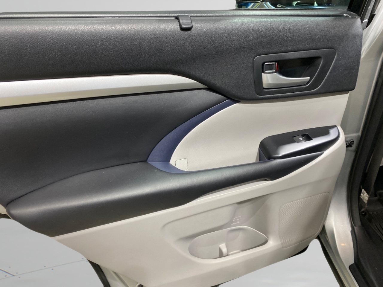 Toyota Highlander XLE AWD V6 2017