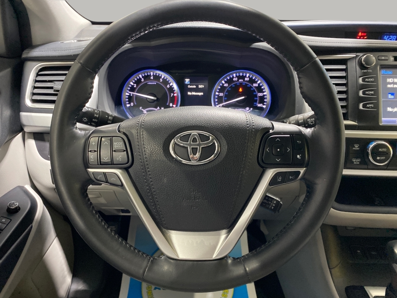 Toyota Highlander XLE AWD V6 2017