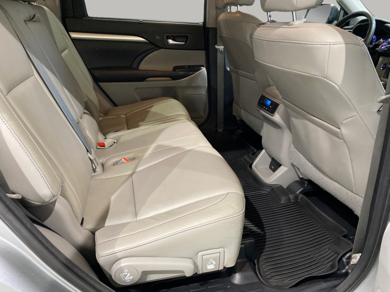 Toyota Highlander XLE AWD V6 2017