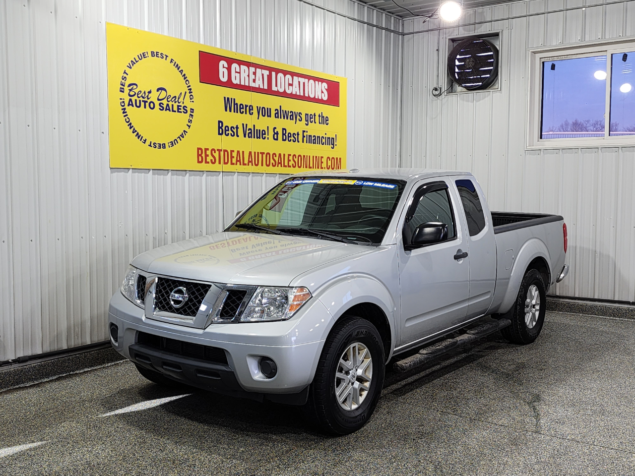 2016 Nissan Frontier 4x2 SV  V6  4DR King Cab 6.1FT SB PICKUP