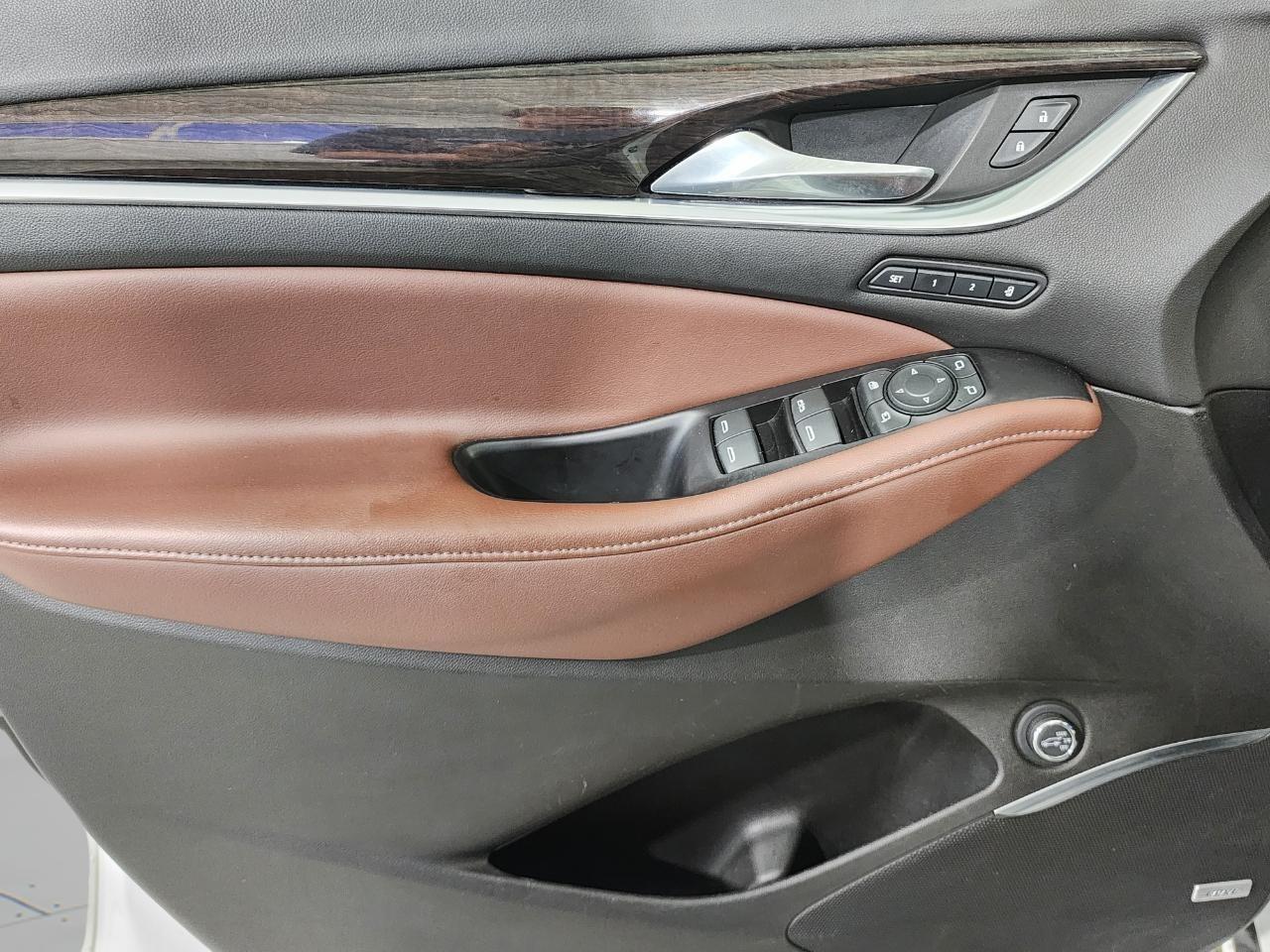 Buick Enclave  2020