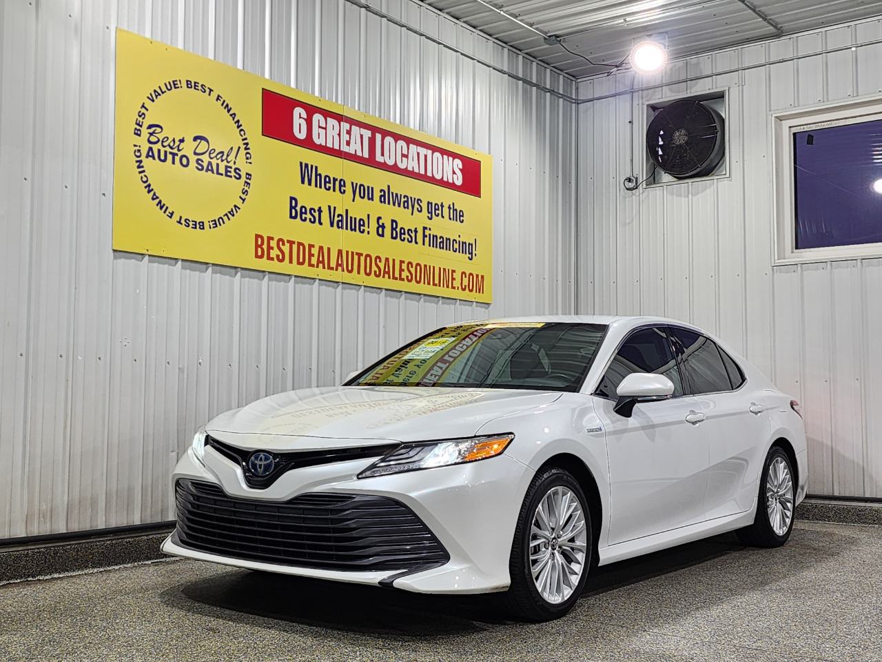 2019 Toyota Camry Hybrid XLE 4DR SEDAN