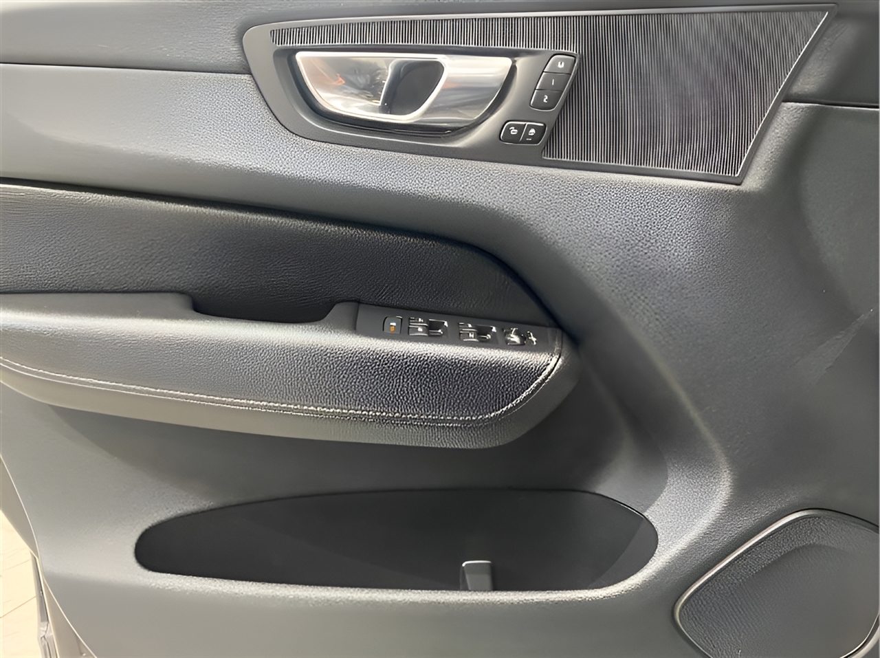 Volvo XC60 T8 Momentum Hybrid AWD 2022