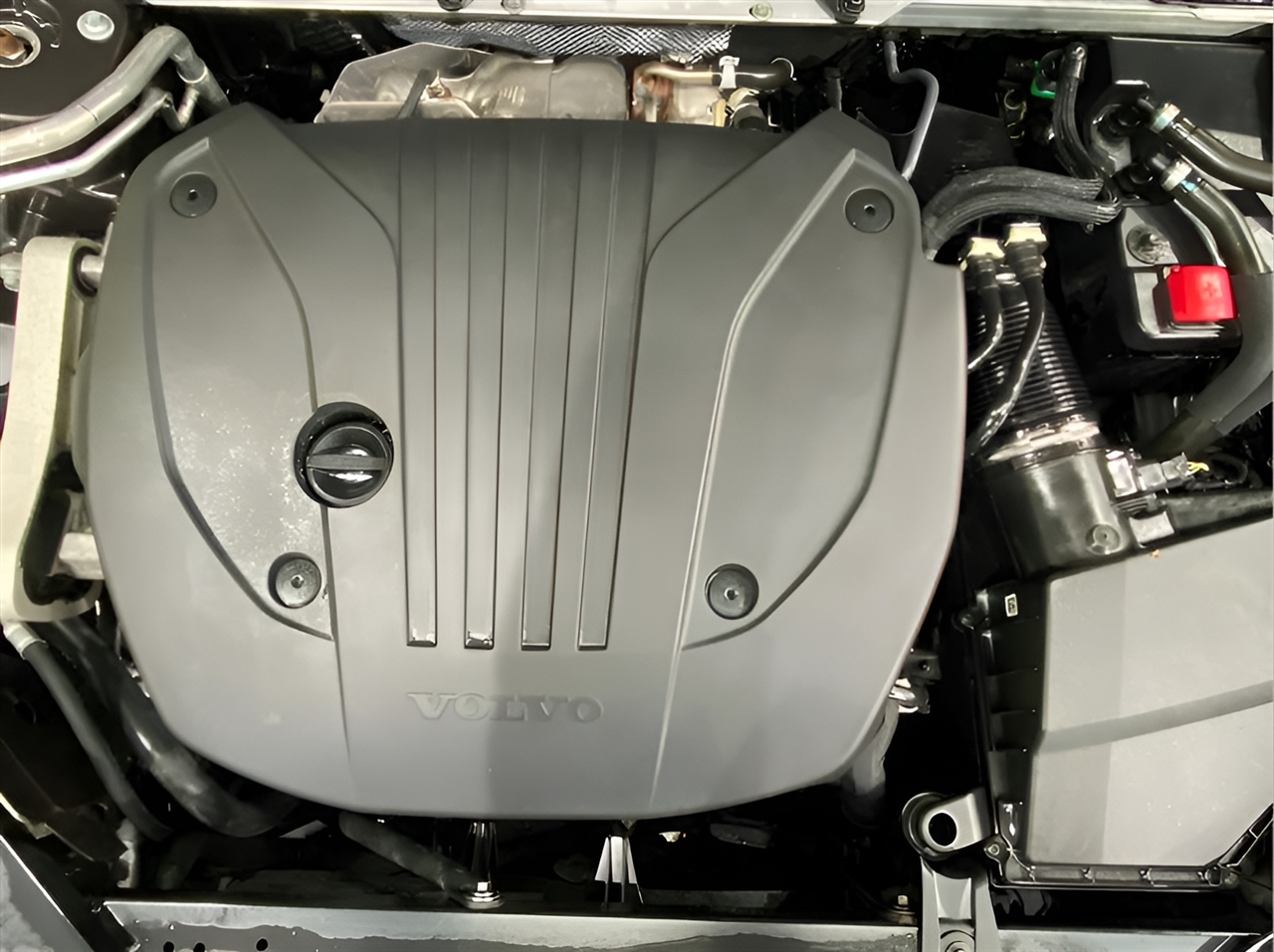 Volvo XC60 T8 Momentum Hybrid AWD 2022