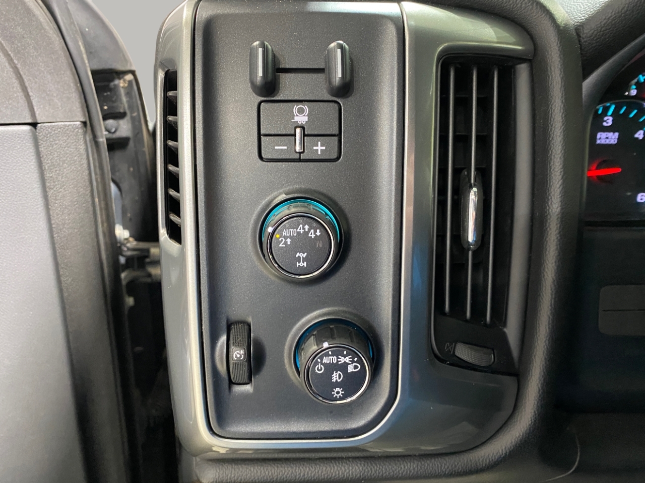 Chevrolet Silverado 1500 LT Double Cab 4WD 2017