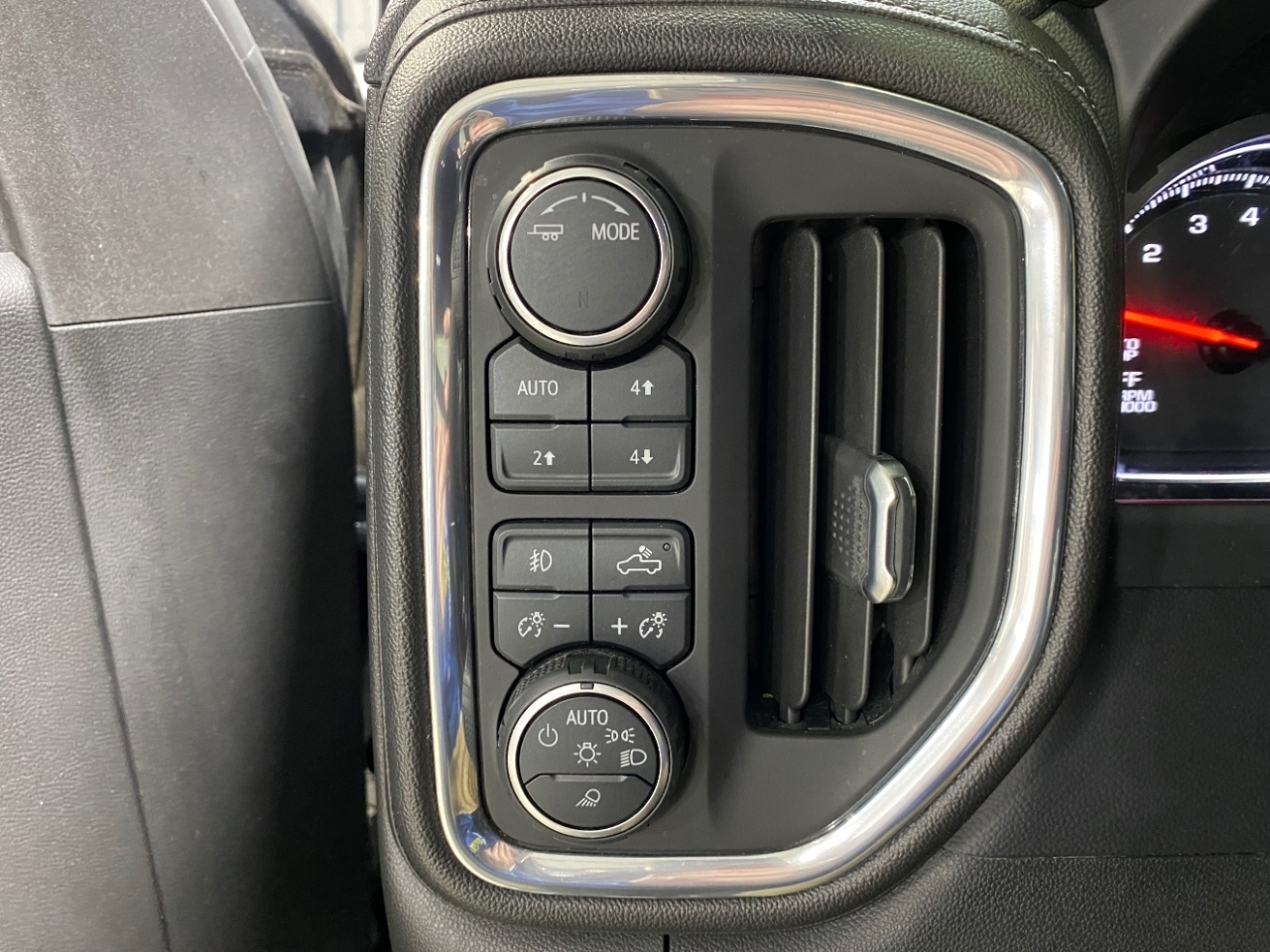 Chevrolet Silverado 1500 LT Trail Boss Crew Cab 4WD 2020