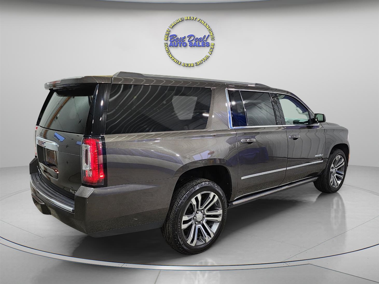 GMC Yukon XL Denali 4WD 2019