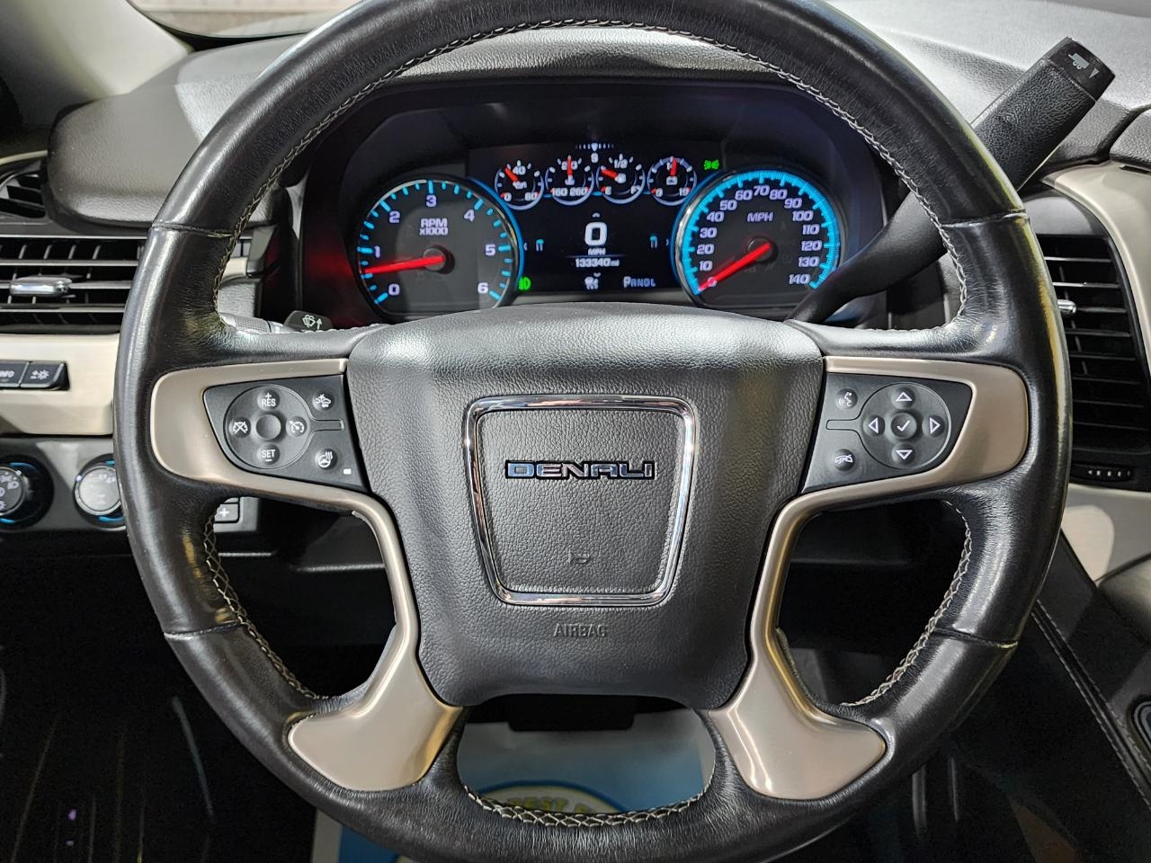 GMC Yukon XL Denali 4WD 2019