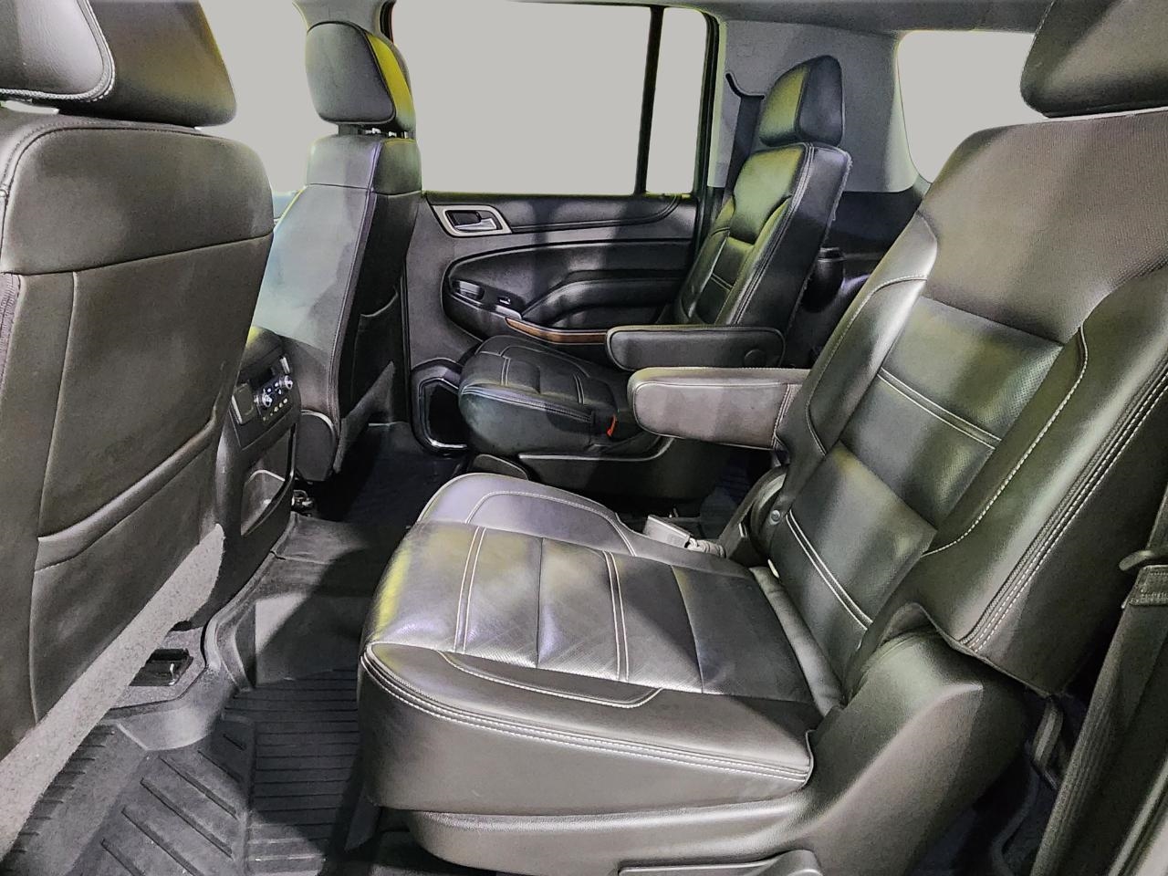 GMC Yukon XL Denali 4WD 2019