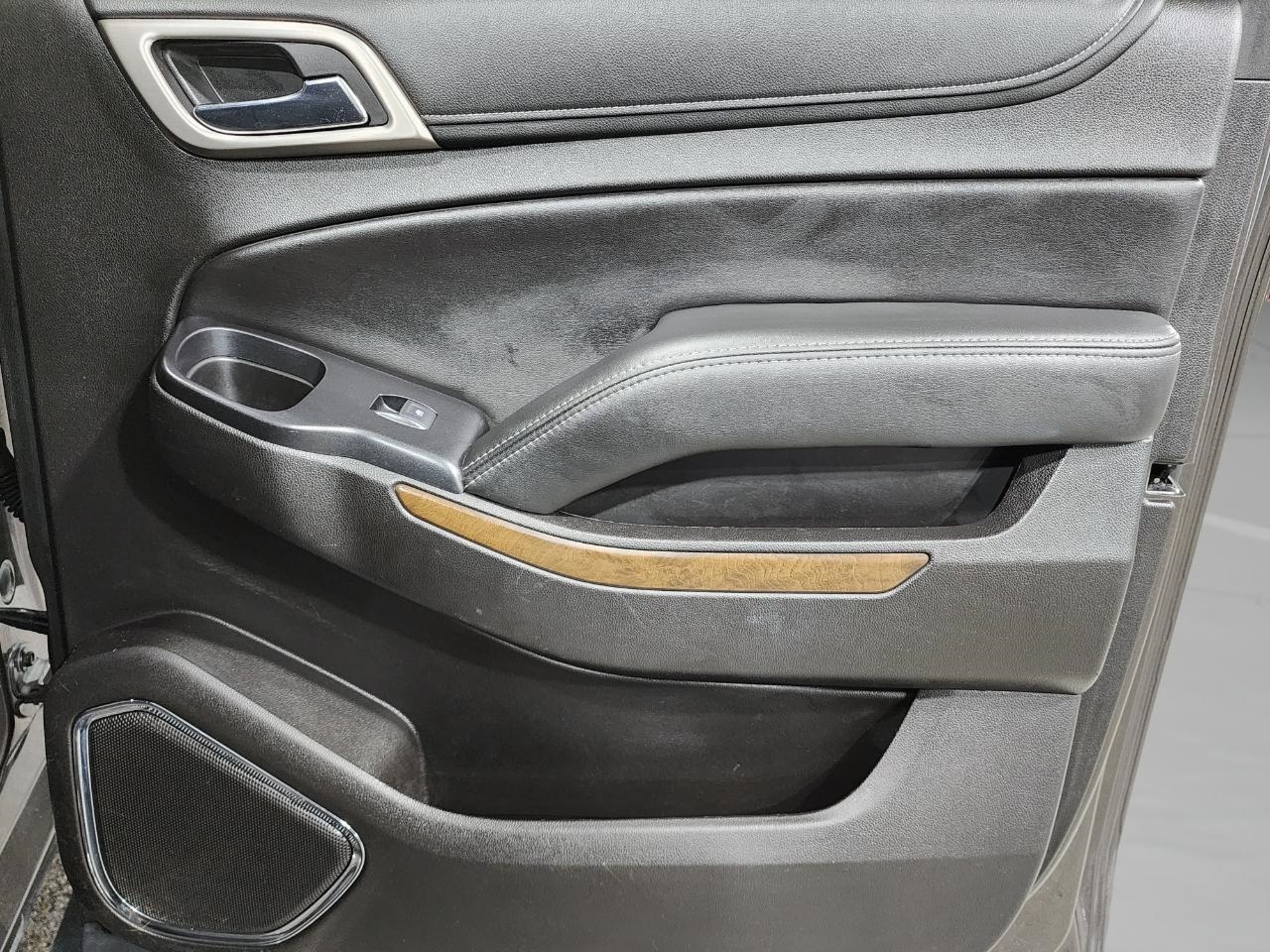 GMC Yukon XL Denali 4WD 2019