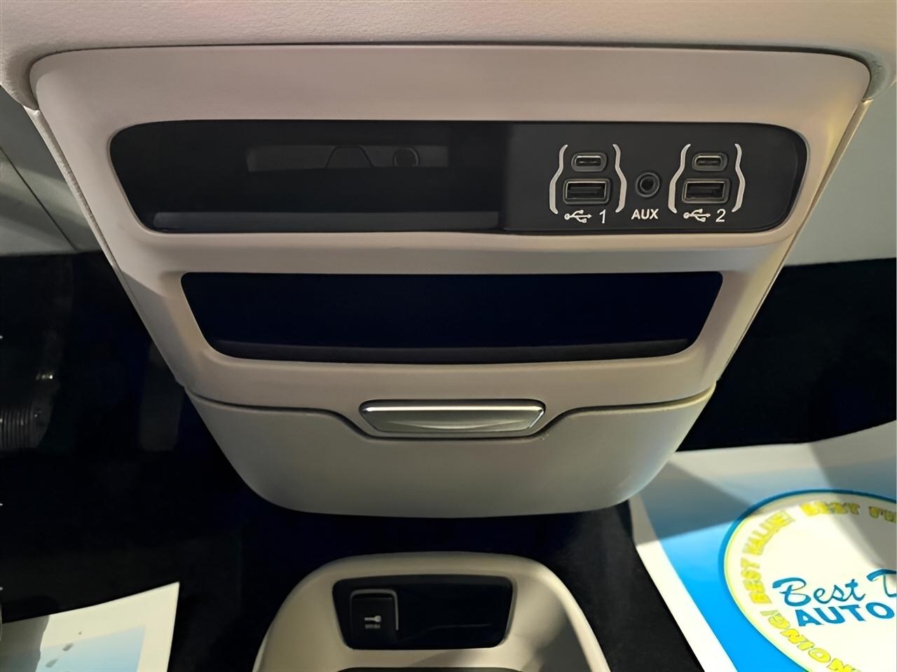 Chrysler Voyager LX 2022