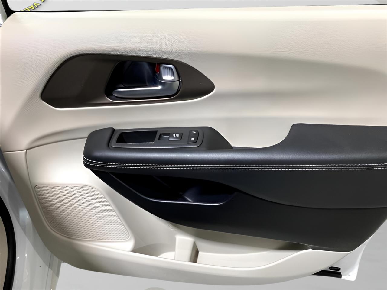 Chrysler Voyager LX 2022