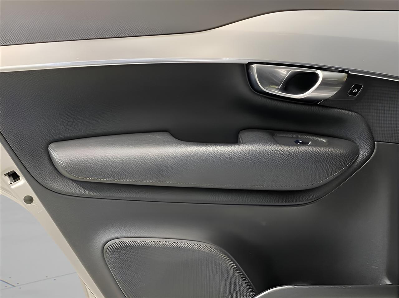 Volvo XC90 T6 Momentum AWD 2018