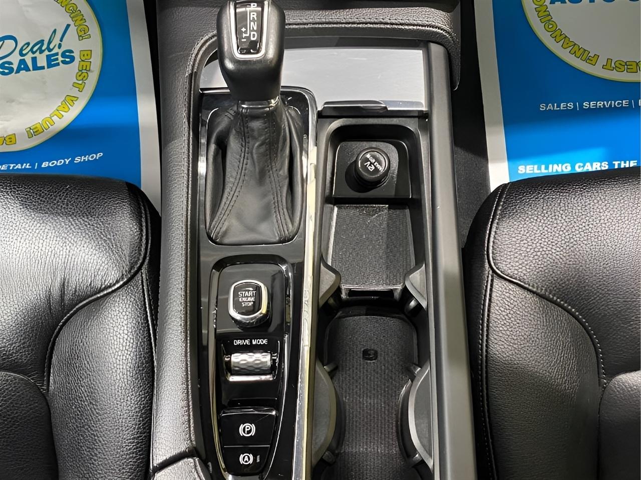 Volvo XC90 T6 Momentum AWD 2018