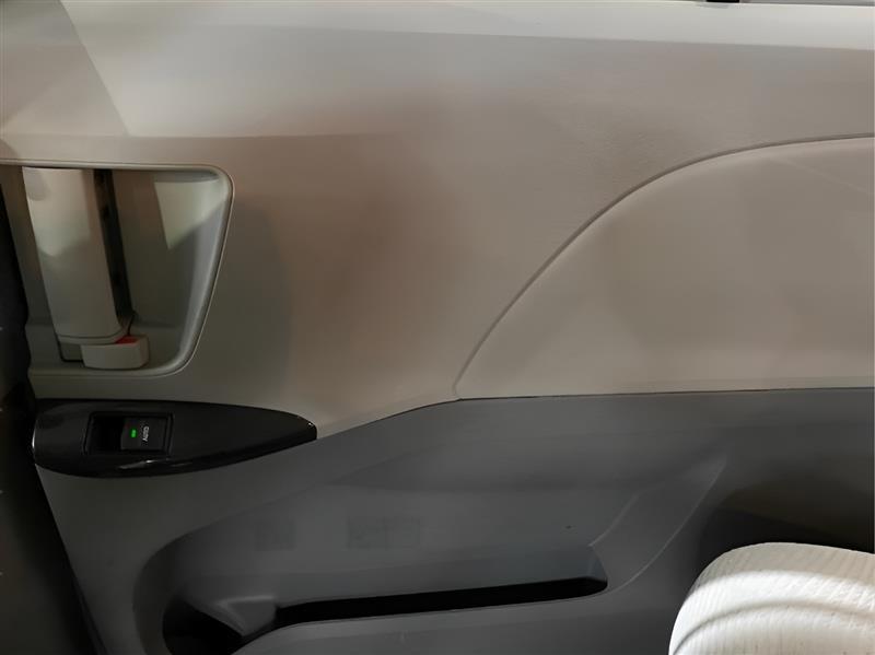 Toyota Sienna LE FWD 8-Passenger V6 2014