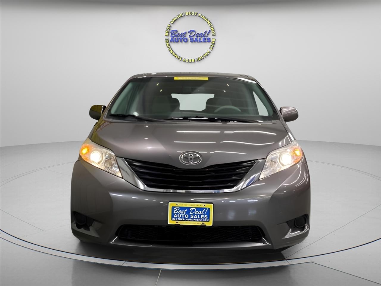 Toyota Sienna LE FWD 8-Passenger V6 2014