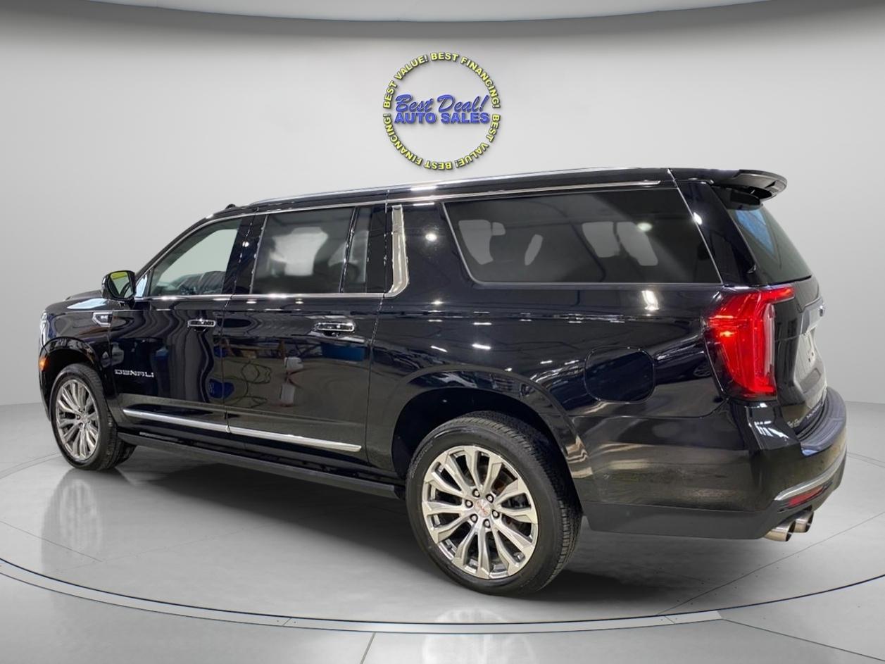 GMC Yukon XL Denali 4WD 2022