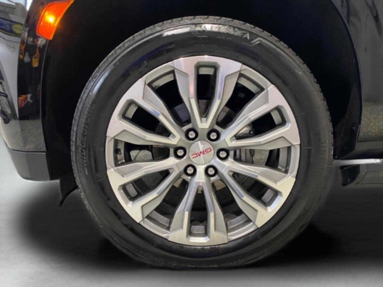 GMC Yukon XL Denali 4WD 2022