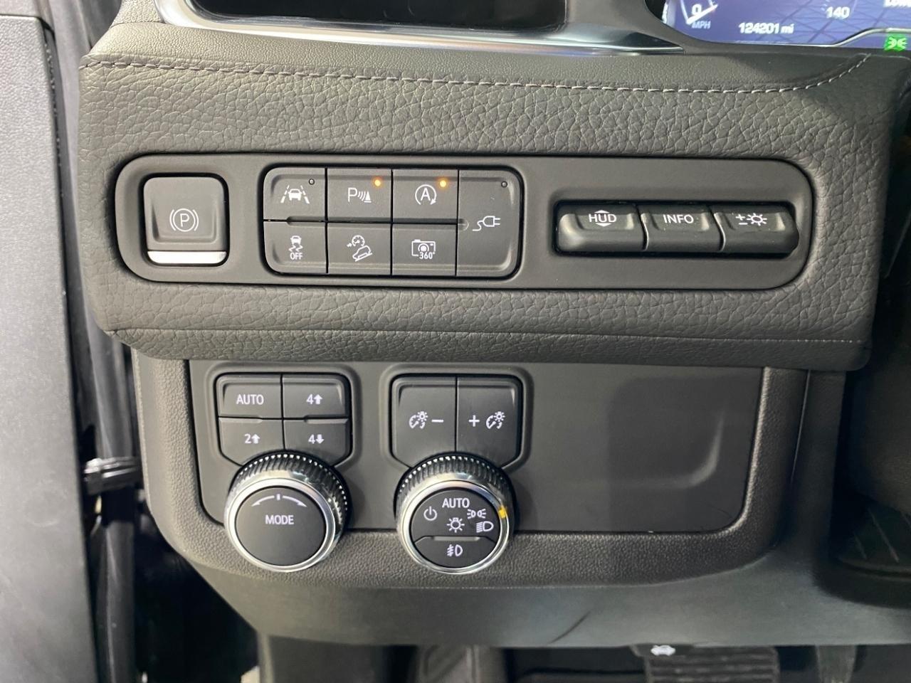 GMC Yukon XL Denali 4WD 2022