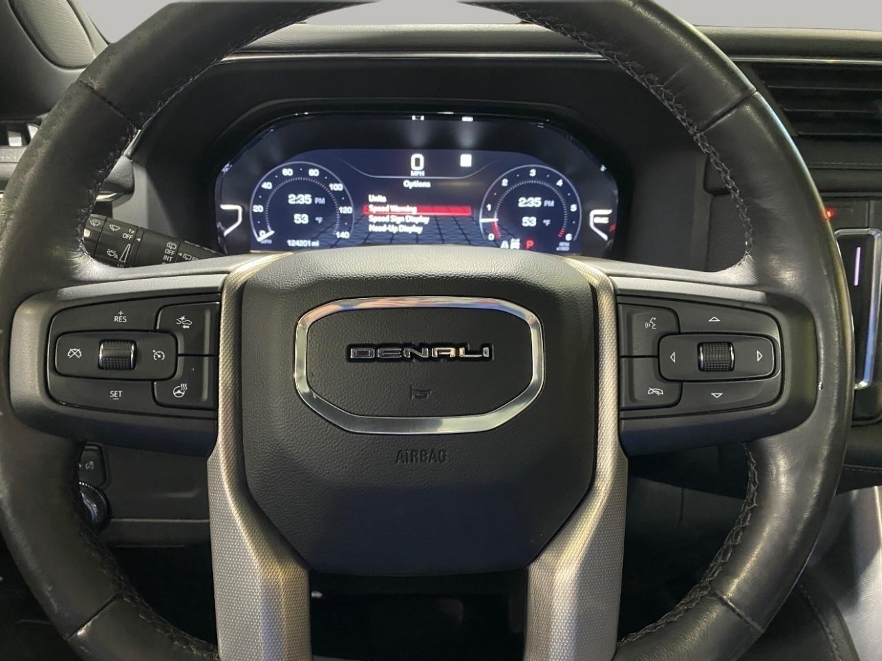GMC Yukon XL Denali 4WD 2022