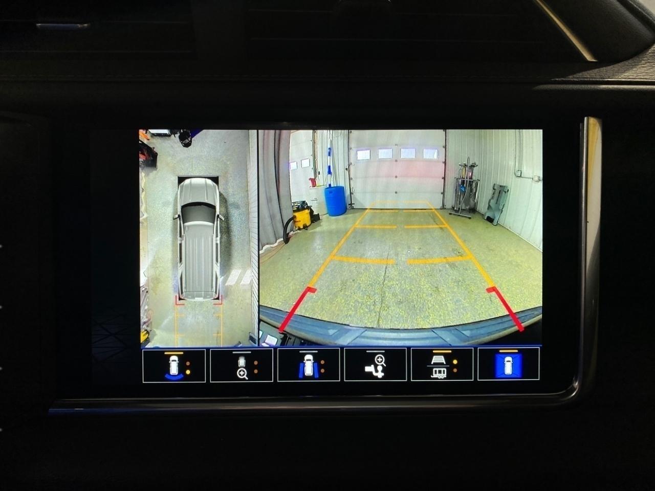 GMC Yukon XL Denali 4WD 2022