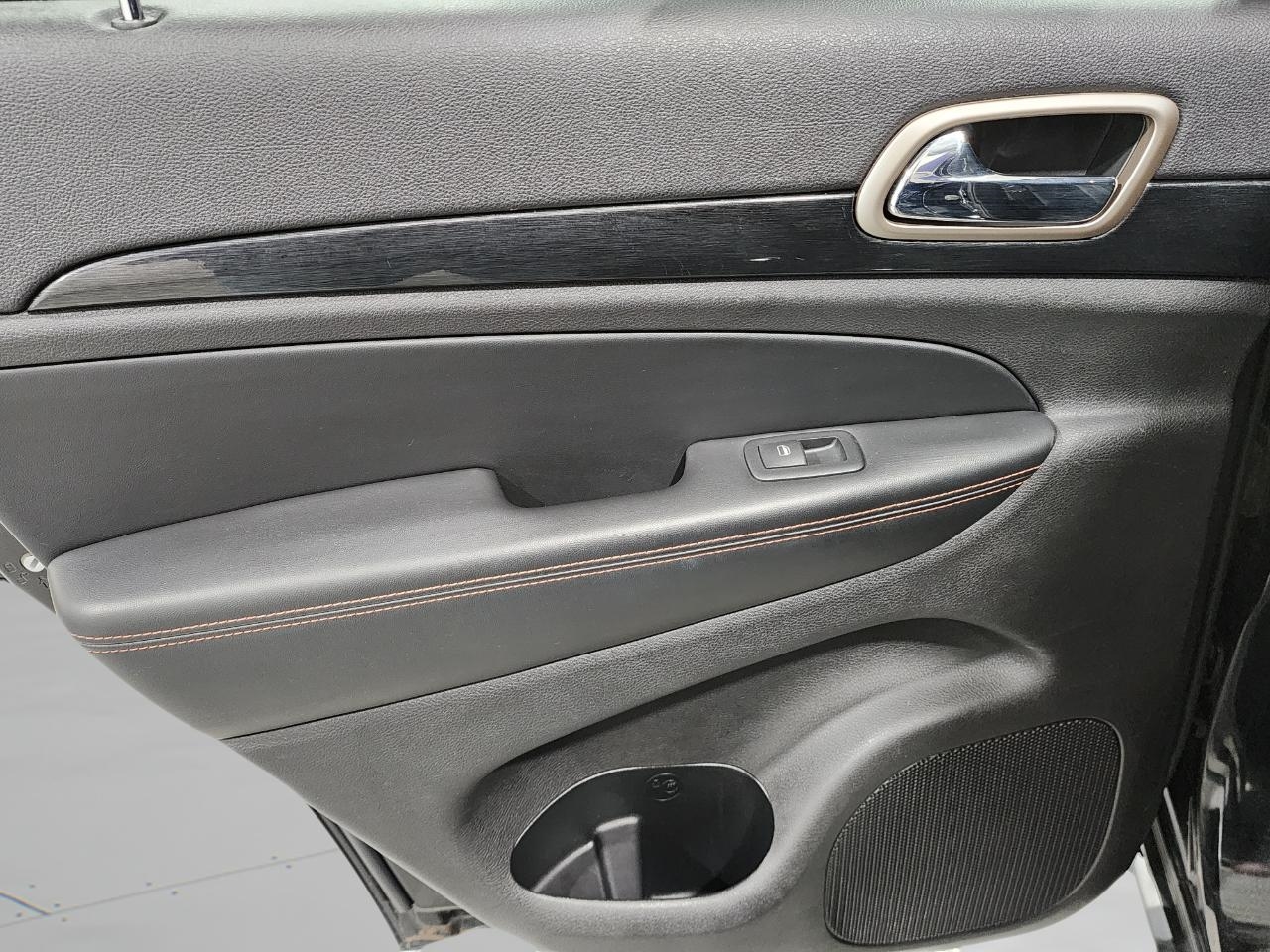 Jeep Grand Cherokee  2016