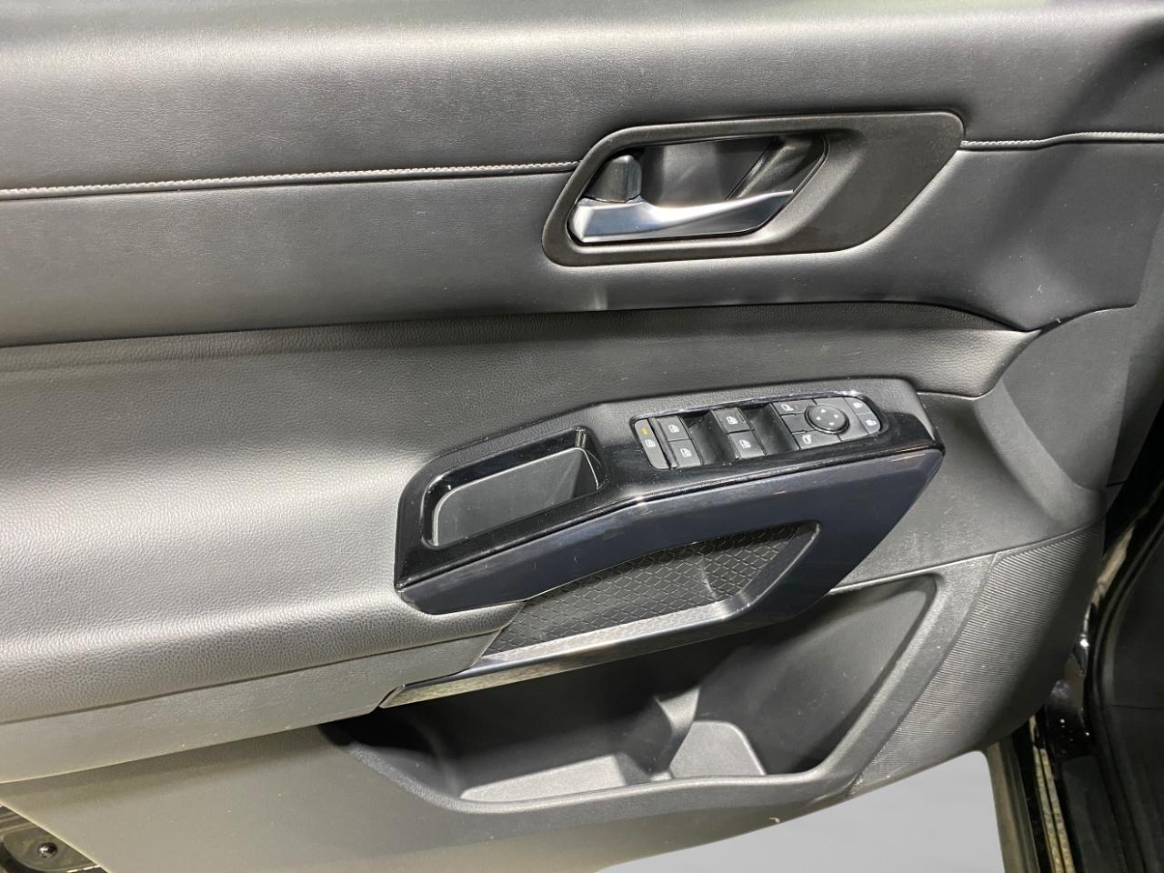 Nissan Pathfinder SV 4WD 2022