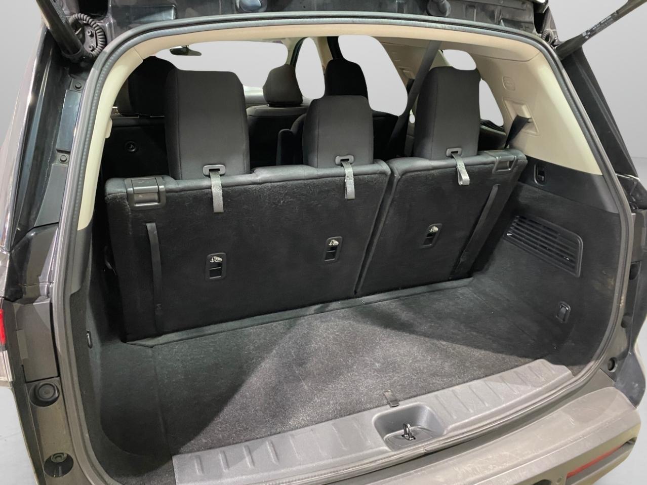 Nissan Pathfinder SV 4WD 2022