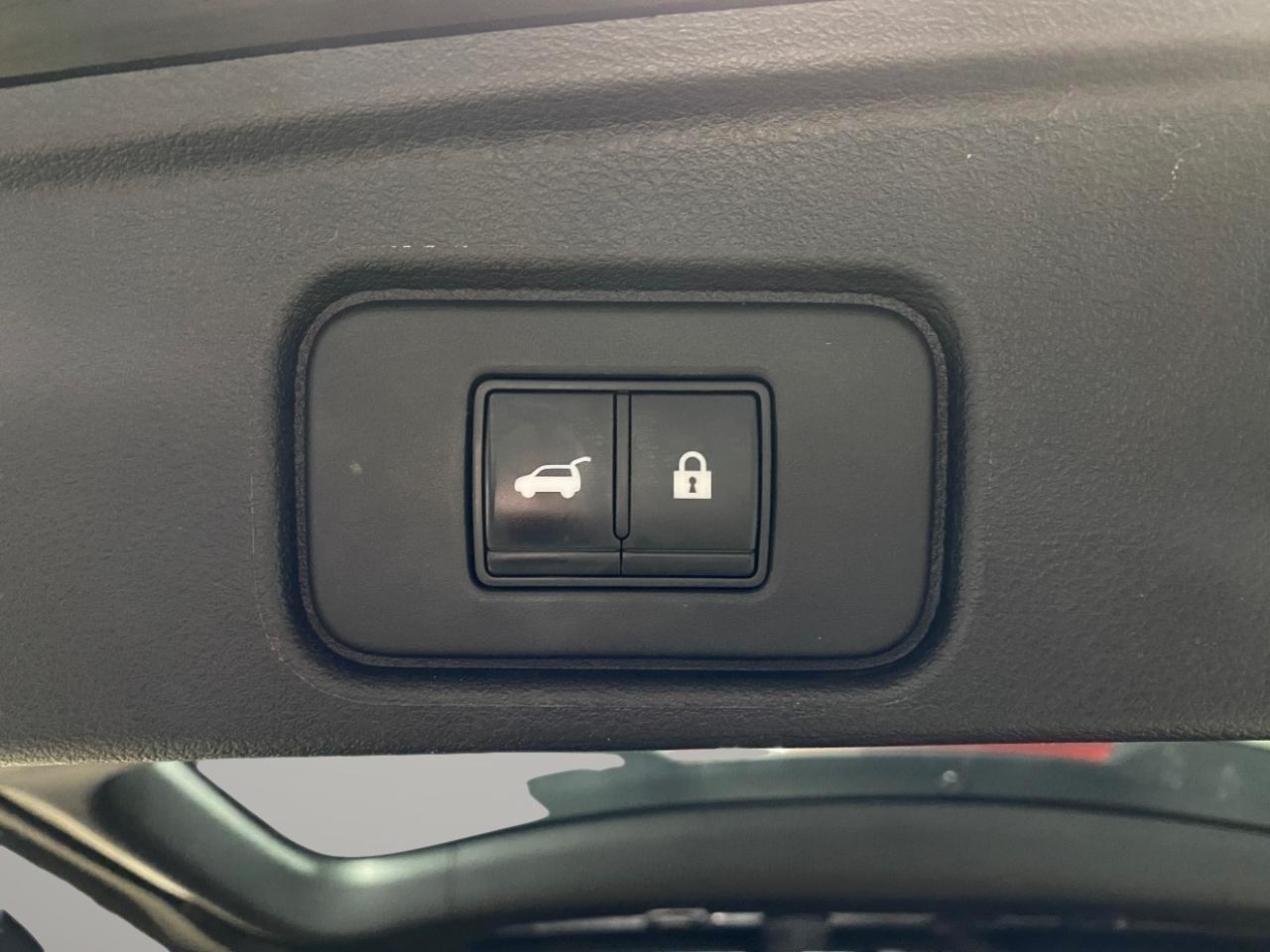 Nissan Pathfinder SV 4WD 2022