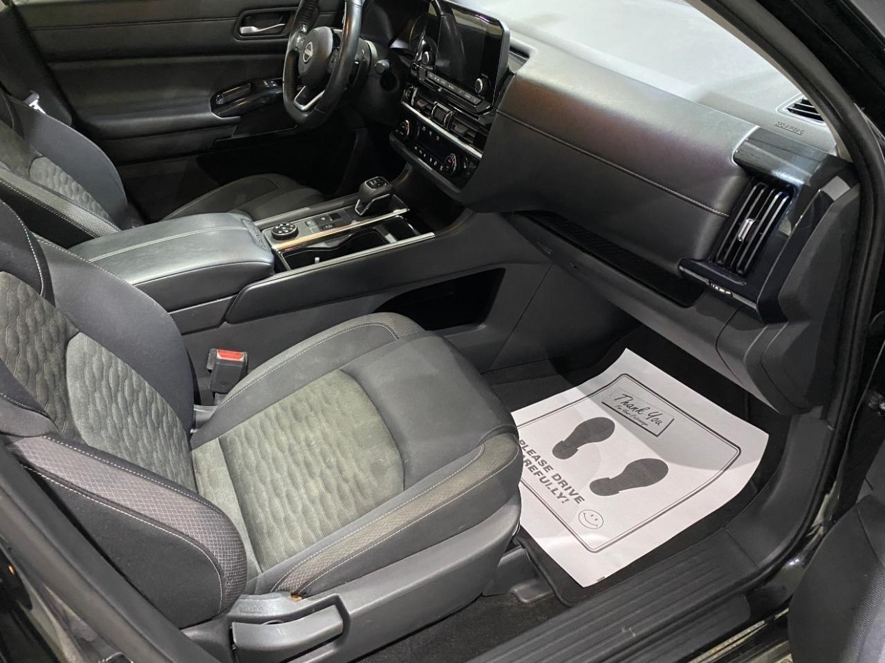 Nissan Pathfinder SV 4WD 2022