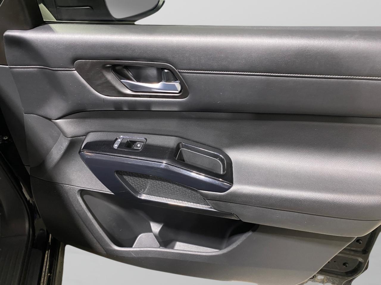 Nissan Pathfinder SV 4WD 2022