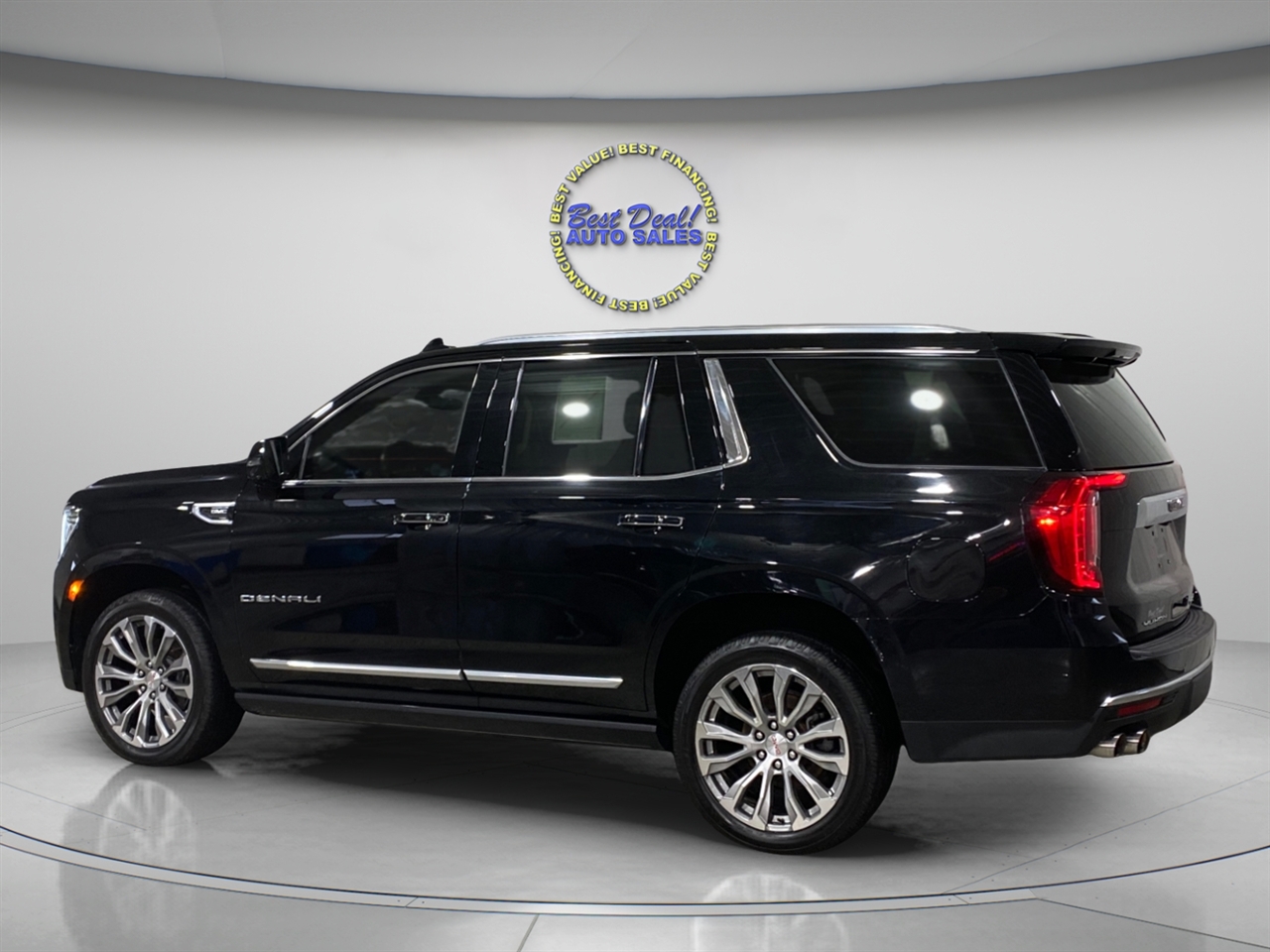 GMC Yukon Denali 4WD 2021