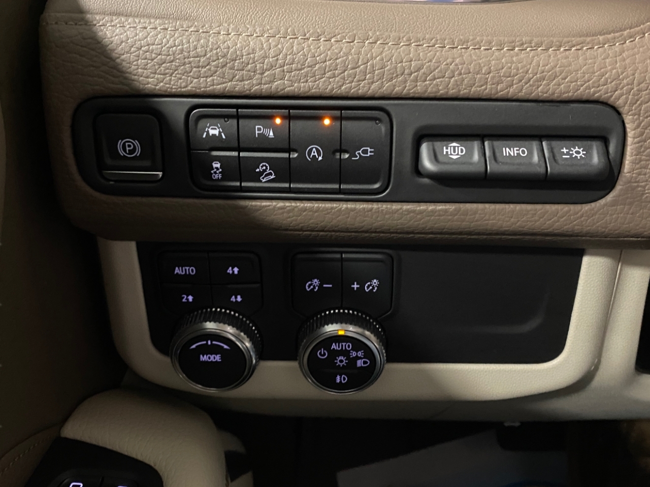 GMC Yukon Denali 4WD 2021