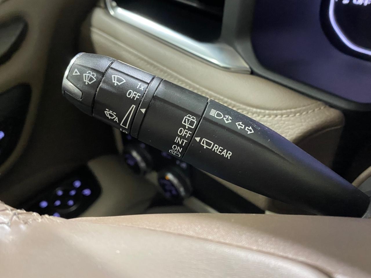 GMC Yukon Denali 4WD 2021