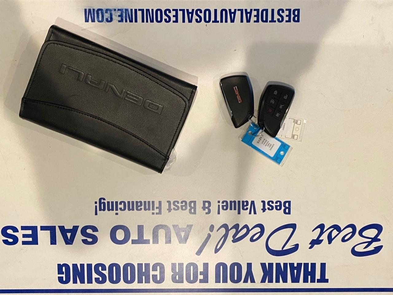 GMC Yukon Denali 4WD 2021