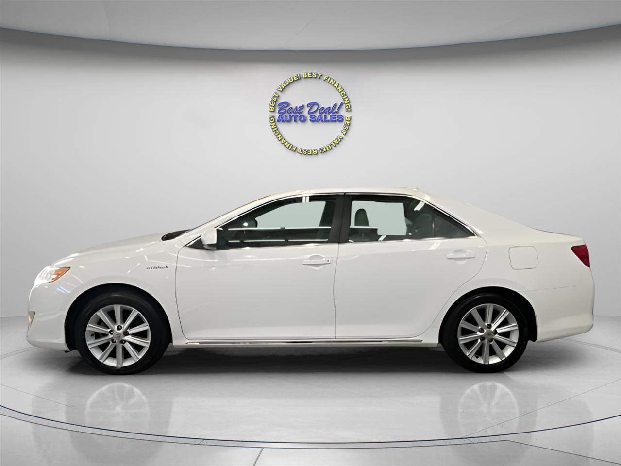 Toyota Camry Hybrid XLE 2012